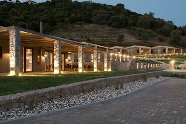 هتل Elimnion Resort