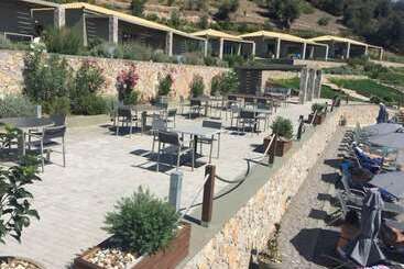 هتل Elimnion Resort