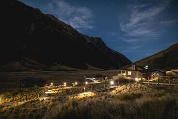 هتل Minaret Station Alpine Lodge