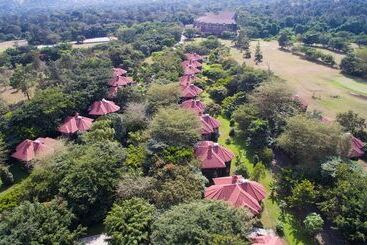 هتل Ngurdoto Mountain Lodge
