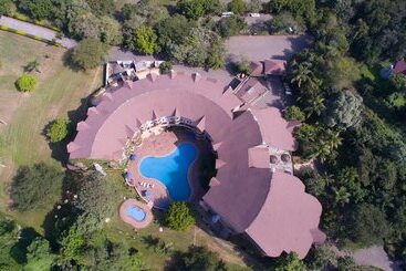 هتل Ngurdoto Mountain Lodge