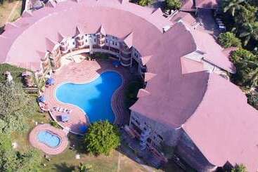 هتل Ngurdoto Mountain Lodge