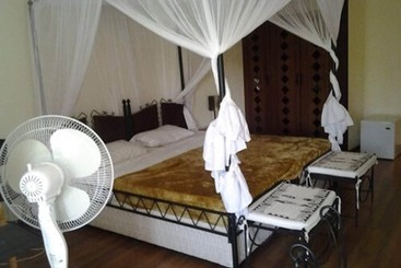 هتل Ngurdoto Mountain Lodge
