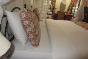 هتل Ngurdoto Mountain Lodge