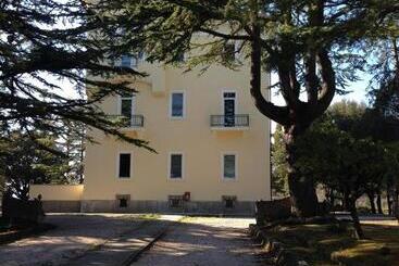 هتل Villa Moris