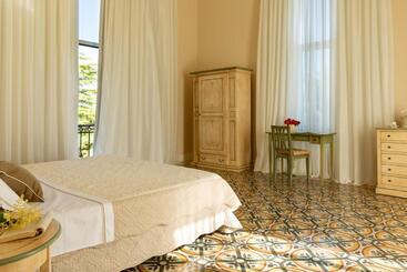 هتل Villa Moris