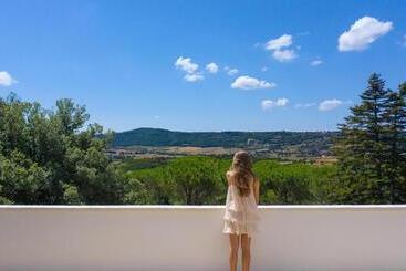 هتل Villa Moris
