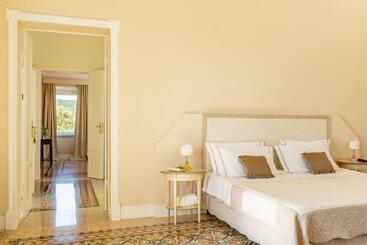 هتل Villa Moris
