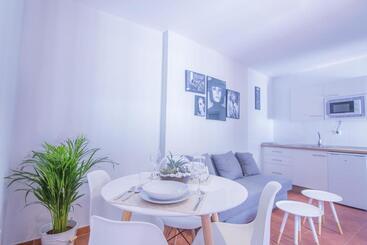Apartamentos Nahira Suites 3000