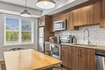 هتل Basecamp Resorts Canmore