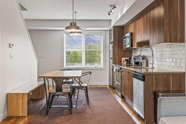 هتل Basecamp Resorts Canmore