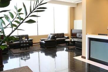 هتل Belle Tower Apartments