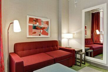 هتل Home2 Suites By Hilton Montreal Dorval