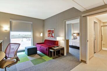 هتل Home2 Suites By Hilton Montreal Dorval