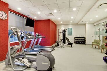 هتل Home2 Suites By Hilton Montreal Dorval