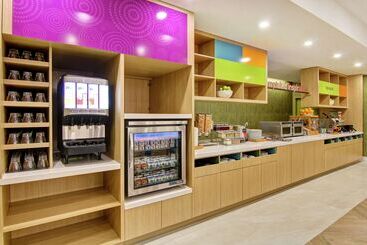 هتل Home2 Suites By Hilton Montreal Dorval
