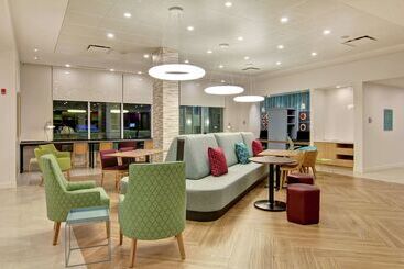هتل Home2 Suites By Hilton Montreal Dorval