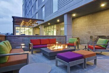 هتل Home2 Suites By Hilton Montreal Dorval