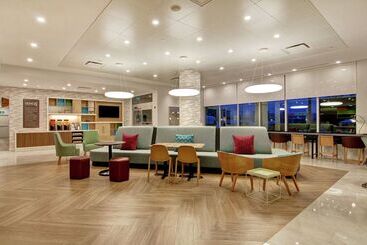 هتل Home2 Suites By Hilton Montreal Dorval