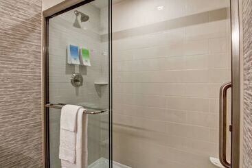 هتل Home2 Suites By Hilton Montreal Dorval