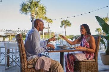 هتل Jekyll Ocean Club Resort
