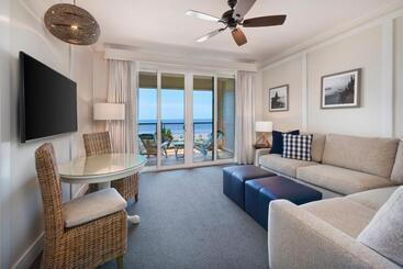 هتل Jekyll Ocean Club Resort