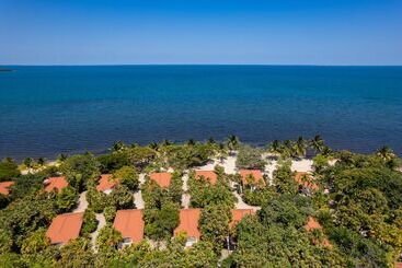 هتل Naia Resort And Spa