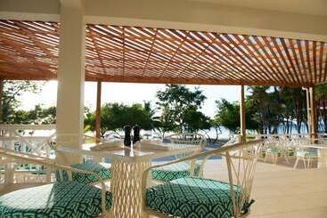 هتل Naia Resort And Spa