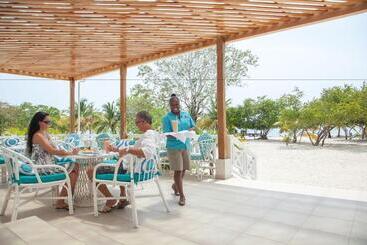 هتل Naia Resort And Spa