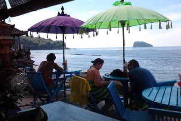 فندق Puri Oka Beach Bungalows