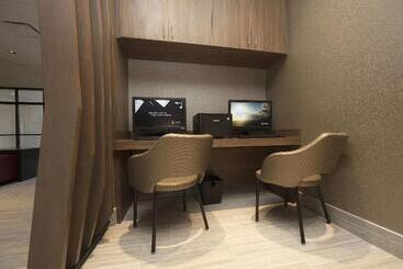 هتل Springhill Suites By Marriott Athens Downtown/university Area