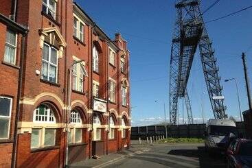 هتل The West Of England Tavern
