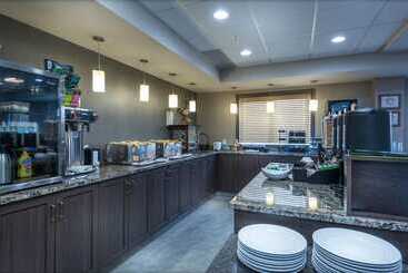 هتل Timber Ridge Inn And Suites