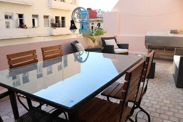 هتل Casa Zenia Habana