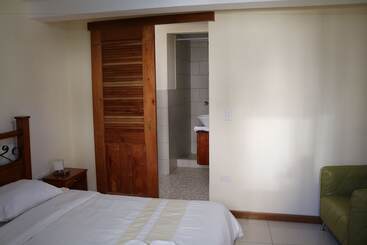هتل Casa Zenia Habana