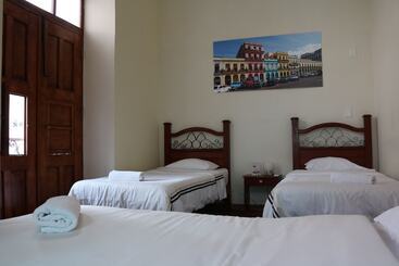 هتل Casa Zenia Habana