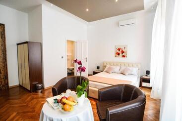 酒店 City Center Rooms