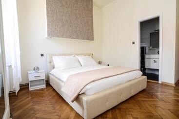 酒店 City Center Rooms