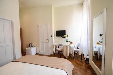 酒店 City Center Rooms
