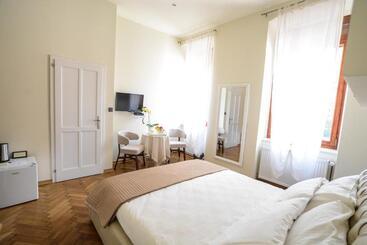 酒店 City Center Rooms