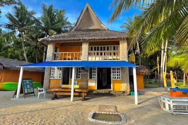 هتل Coco Grove Beach Resort, Siquijor Island