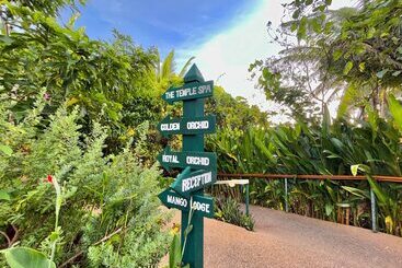 هتل Coco Grove Beach Resort, Siquijor Island