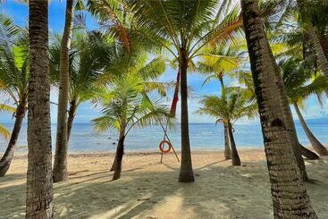هتل Coco Grove Beach Resort, Siquijor Island