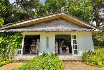 هتل Coco Grove Beach Resort, Siquijor Island