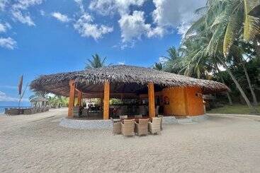 هتل Coco Grove Beach Resort, Siquijor Island