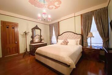 هتل Galena Inn Formerly Victorian Mansion