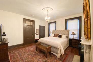 هتل Galena Inn Formerly Victorian Mansion