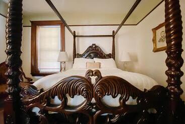 هتل Galena Inn Formerly Victorian Mansion