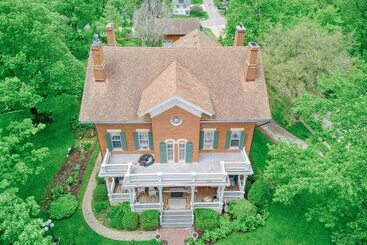 هتل Galena Inn Formerly Victorian Mansion