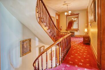 هتل Galena Inn Formerly Victorian Mansion